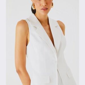 Elegant White Sleeveless Blazer Jumpsuit